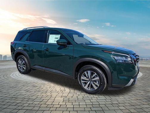 2025 Nissan Pathfinder SL 4WD