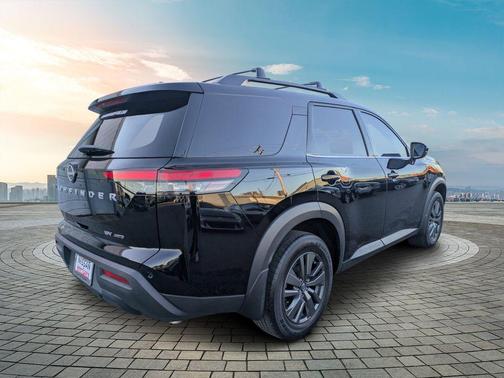 2022 Nissan Pathfinder SV 4WD