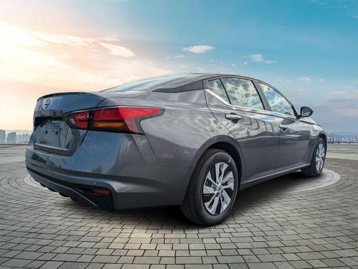 2025 Nissan Altima S FWD