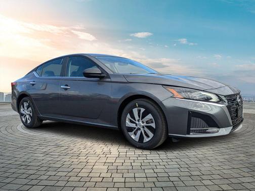 2025 Nissan Altima S FWD