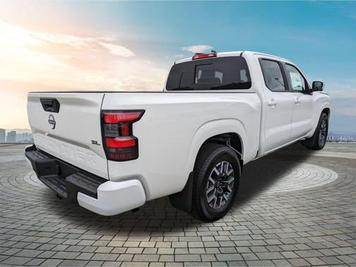 2025 Nissan Frontier SL