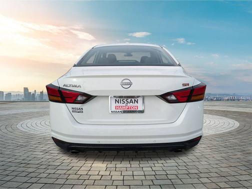 2023 Nissan Altima SR FWD