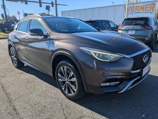2018 INFINITI QX30 Premium