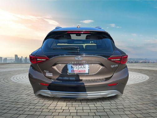 2018 INFINITI QX30 Premium