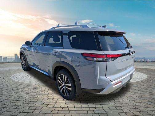 2025 Nissan Pathfinder Platinum 4WD