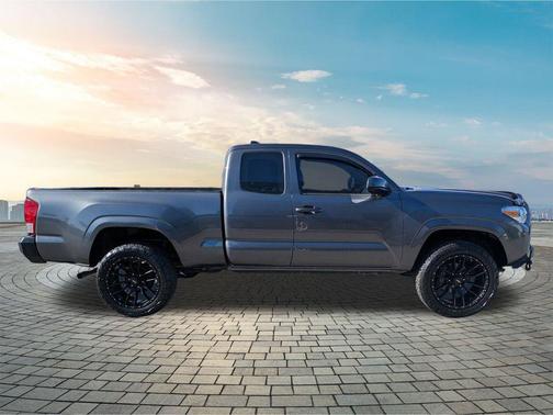 2018 Toyota Tacoma SR