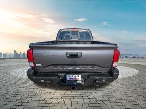 2018 Toyota Tacoma SR