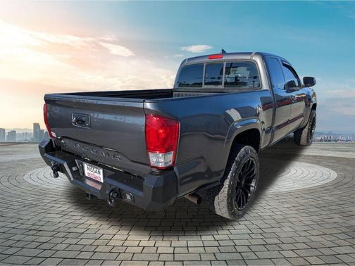 2018 Toyota Tacoma SR