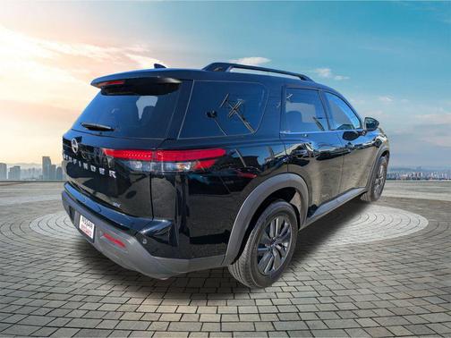 2024 Nissan Pathfinder SV FWD