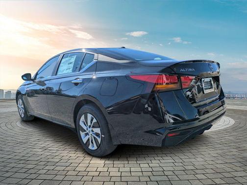 2025 Nissan Altima S FWD