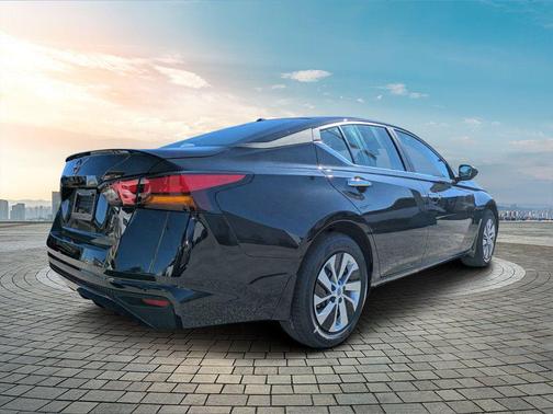 2025 Nissan Altima S FWD