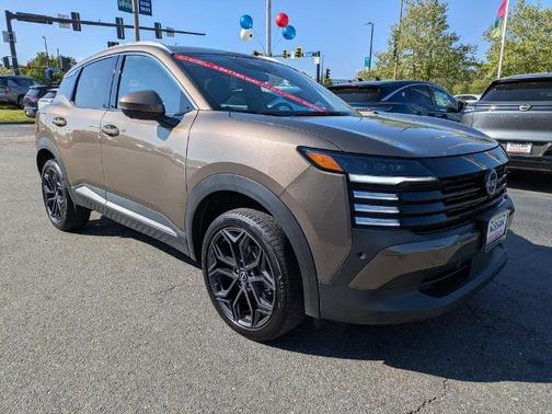 2025 Nissan Kicks SR