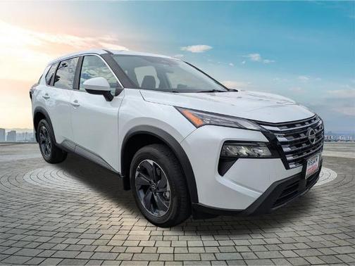 Everest White P 2025 Nissan Rogue SV