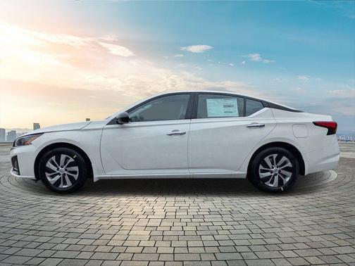 2025 Nissan Altima S FWD