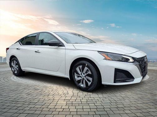 2025 Nissan Altima S FWD