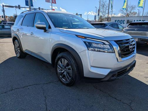 2024 Nissan Pathfinder SV FWD
