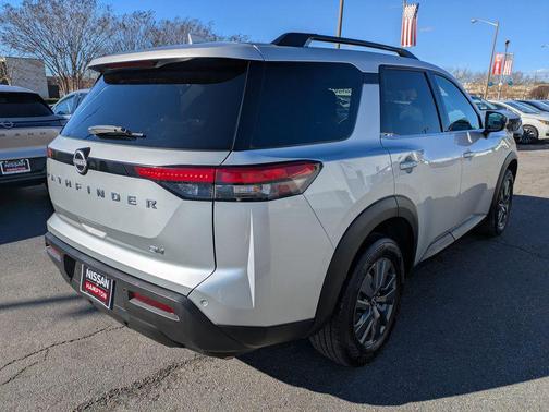 2024 Nissan Pathfinder SV FWD