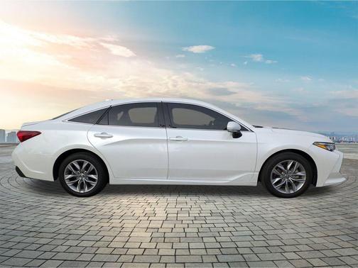 2022 Toyota Avalon XLE