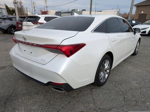2022 Toyota Avalon XLE