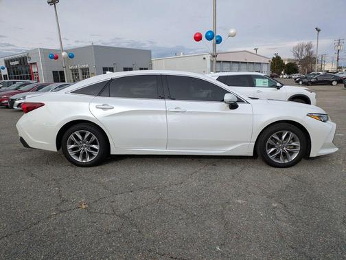 2022 Toyota Avalon XLE