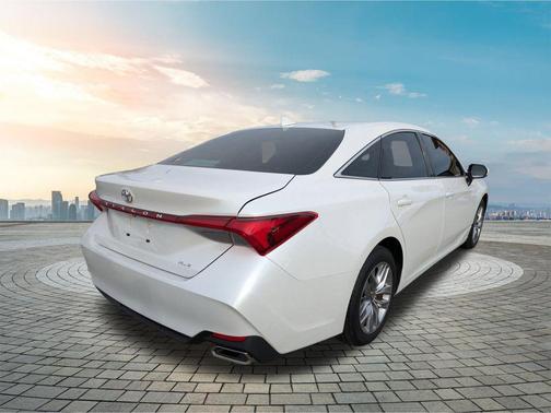 2022 Toyota Avalon XLE