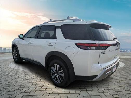 2024 Nissan Pathfinder SL FWD