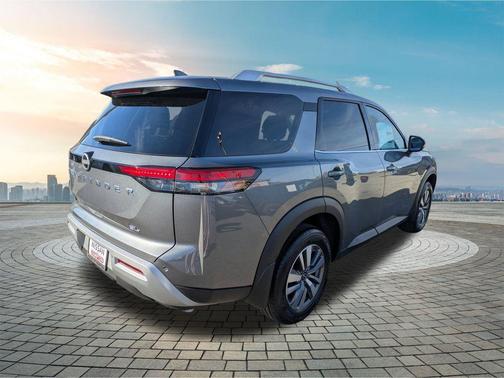 2025 Nissan Pathfinder SL FWD