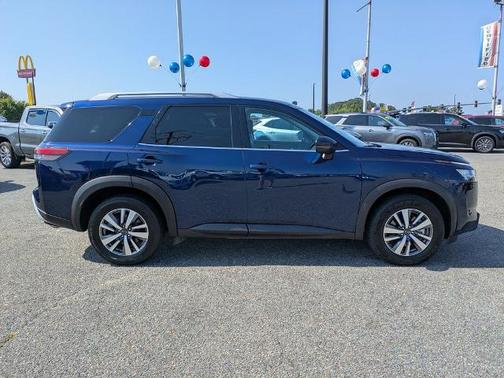 Deep Ocean Blue 2023 Nissan Pathfinder SL