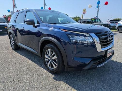 Deep Ocean Blue 2023 Nissan Pathfinder SL