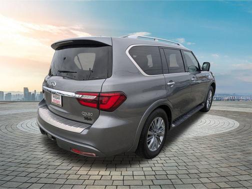 2021 INFINITI QX80 Luxe