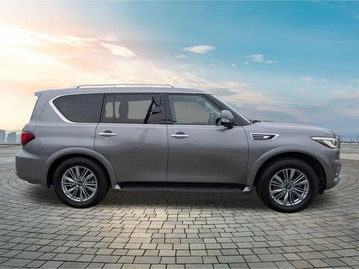 2021 INFINITI QX80 Luxe