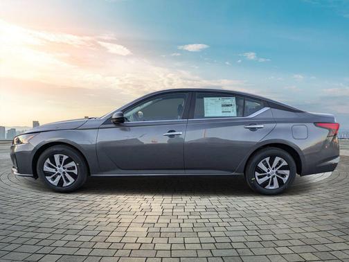 2025 Nissan Altima S FWD