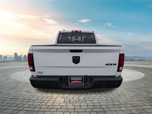 2023 RAM 1500 Classic Warlock Crew Cab 4x4 5'7' Box