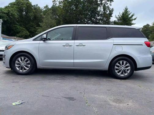 2019 Kia Sedona LX Minivan 4D