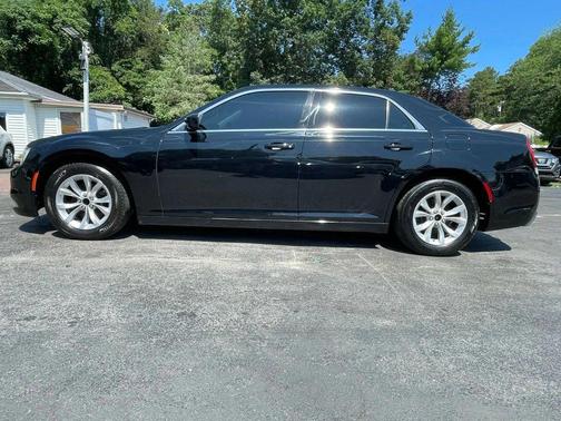 2018 Chrysler 300 Touring