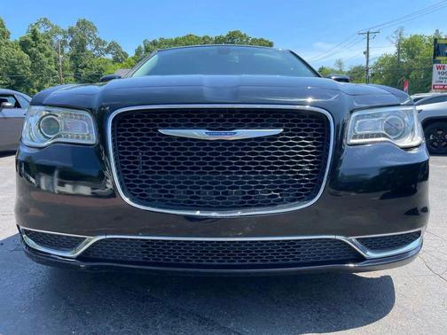 2018 Chrysler 300 Touring