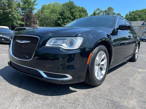 2018 Chrysler 300 Touring