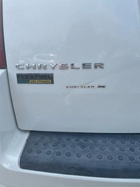 2010 Chrysler Town & Country LX