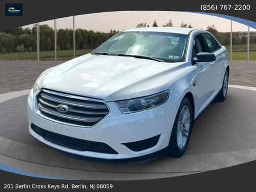 Oxford White 2019 Ford Taurus SE