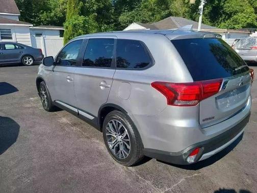 2018 Mitsubishi Outlander SE
