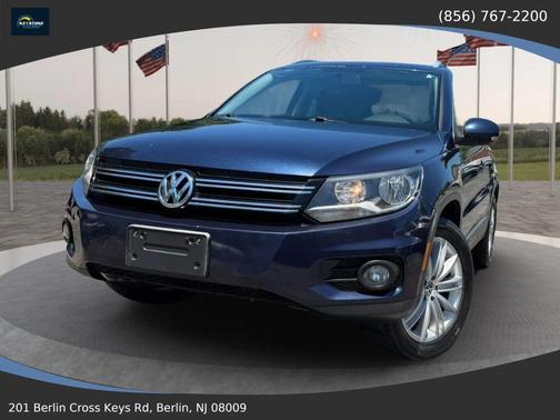 Night Blue Metallic 2014 Volkswagen Tiguan 2.0T SE 4MOTION