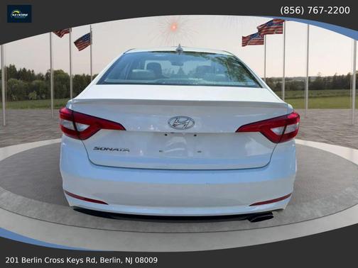 Quartz White Pearl 2017 Hyundai SONATA SE