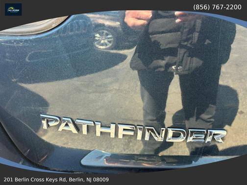 Arctic Blue Metallic 2013 Nissan Pathfinder SL