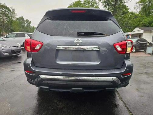 2019 Nissan Pathfinder SV
