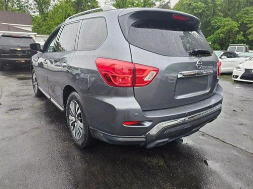2019 Nissan Pathfinder SV