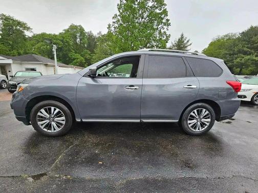 2019 Nissan Pathfinder SV