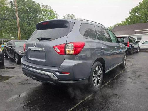 2019 Nissan Pathfinder SV