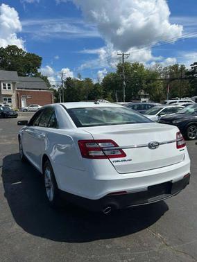 2019 Ford Taurus SE
