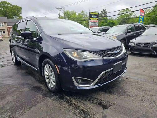 2018 Chrysler Pacifica Touring-L
