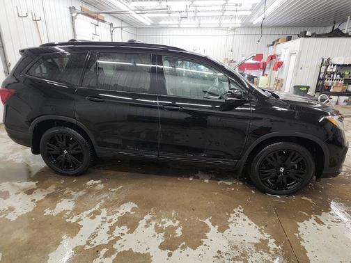 2021 Honda Pilot AWD Black Edition